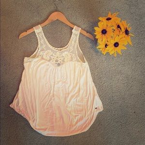 AE White lacy top tank